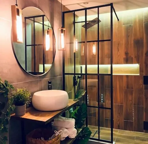 Cosy 1 Bedroom Downtown Apartman