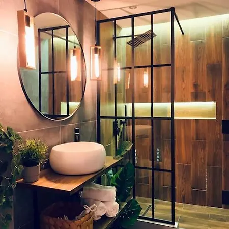 Cosy 1 Bedroom Downtown Apartament