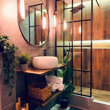 Cosy 1 Bedroom Downtown Apartament