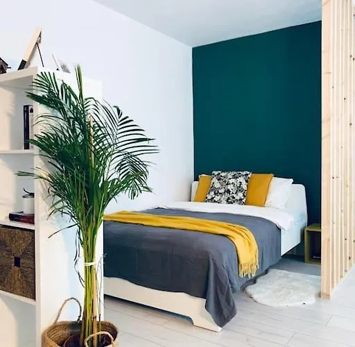 Cosy 1 Bedroom Downtown Apartament *